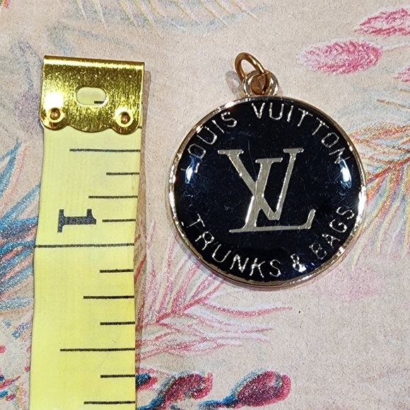 Louis Vuitton -LV Charm/Replacement Zipper Pull (Large) - Picture 2 of 4